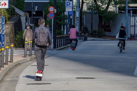 電動キックボードのルール改正 2023年7月から免許不要、ヘルメット着用は努力義務に ｜ライフィ保険ニュース解説