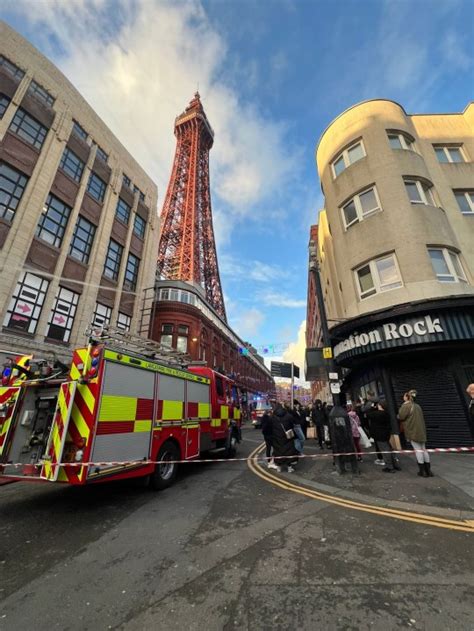 The reactions to Blackpool Tower 'fire' being orange netting are epic ...