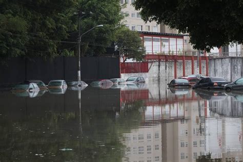 Dia De Caos Em SÃo Paulo Ruas Alagadas E Moradores Ilhados Gazeta De