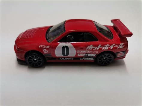 Hot Wheels Nissan Skyline Gt R R Unrivet Hobbies Toys Toys Games On Carousell