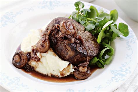 Beef Tenderloin Red Wine Sauce Beef Tenderloin With Red Wine Sauce And Vegetables Food Food