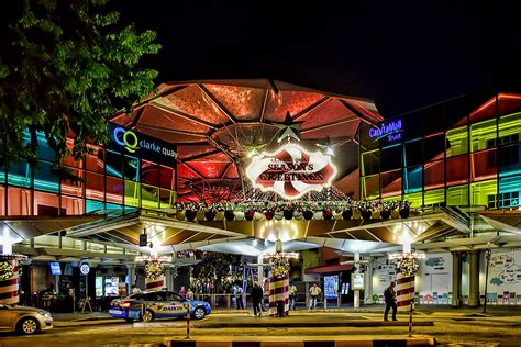 Clarke Quay Decorations Display Lighted Up At Clarke Quay Flickr