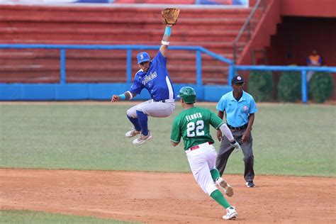 Serie de las Estrellas 2024 Decisivo jonrón de Denis Peña deja