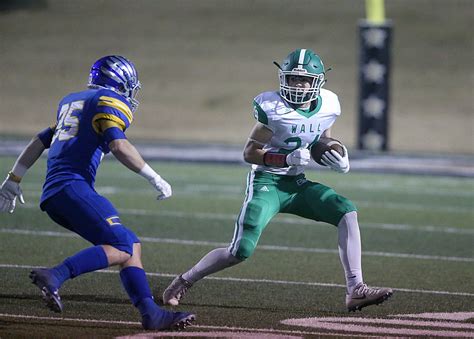 Wall football falls to No. 3-ranked Brock in regional semifinals