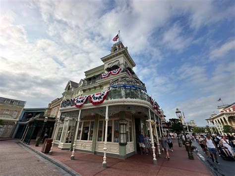 PHOTOS Patriotic Bunting On Main Street U S A In Magic Kingdom For