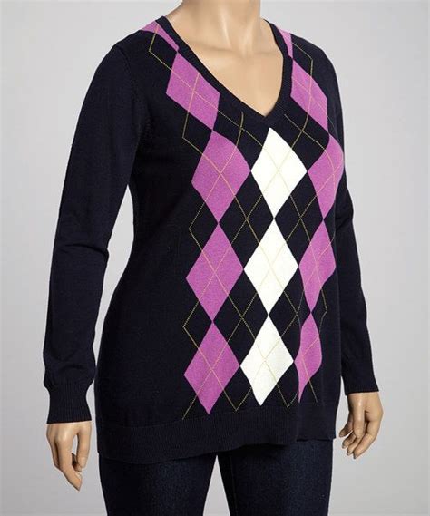 Flaunting A Beautiful Argyle Print This Timeless Sweater Proves That