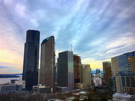 A beautiful view of down Seattle from harborview medical center in case