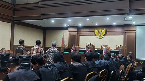 Terkait Kasus Syl Mantan Sekjen Kementan Divonis Tahun Penjara