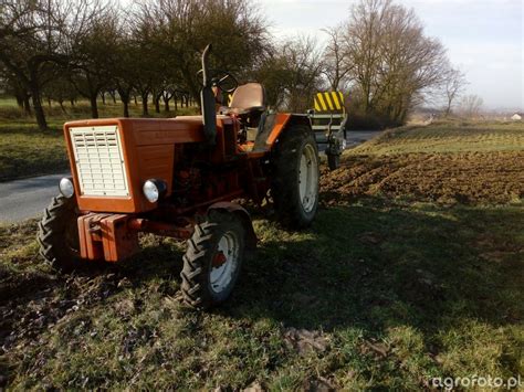 Foto traktor T25 i Kultywator #723914 - Galeria rolnicza agrofoto