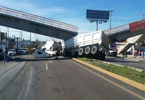 Aparatoso Accidente En La Carretera 45 Norte Palestra Aguascalientes