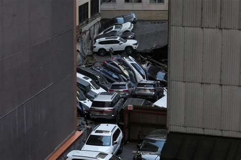 Les impressionnantes images de leffondrement mortel dun parking à New