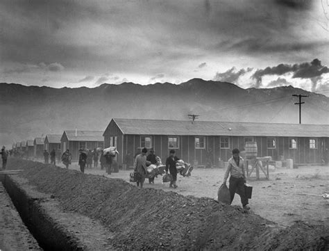 22 Chilling Pictures Of Life At Japanese Internment Camps