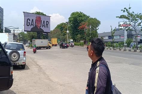 Iklan Kampanye Ganjar Mahfud Di Videotron Pluit Warga Kreatif Dan