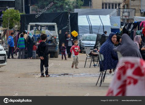 Gaza Palestine 2023 Palestinian Families Displaced North Gaza Strip ...