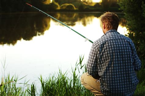 Fishing Calendar for 2020 | Best Fishing Times from The Old Farmer's ...