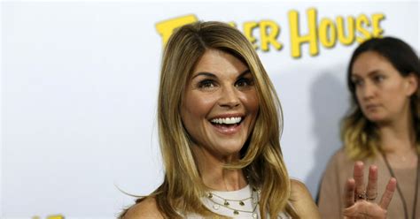 Lori Loughlin Aunt Becky On Full House Arrested Released On 1