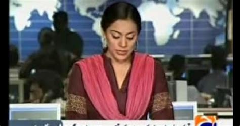 Pakistani Spicy Newsreaders Actresess Hot News Reader Kiran Aftab In Tied Hairs
