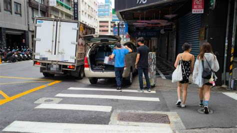 3違停暫緩記點！王國材：騎樓留行人空間「可開放停車」 交通 太報 Taisounds