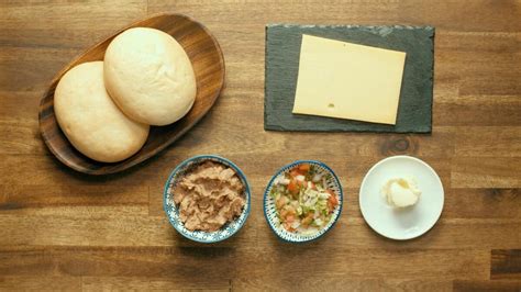 Prepara Molletes Con Frijoles Y Queso Comedera Recetas Tips Y