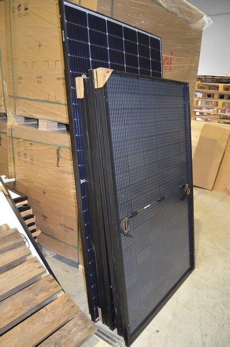 36 Zonnepanelen SUNPOWER Defect 2 Zonnepanelen LONGI LR 5 66 HIH