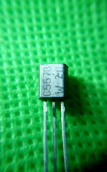 Jual Transistor C557B PNP Silicon Planar Epitaxial Transistor Di