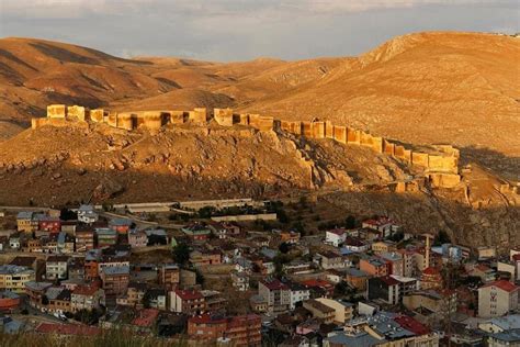 Bayburt Kalesi Nin Tarihine Ili Kin Yeni Bulgular Elde Edildi