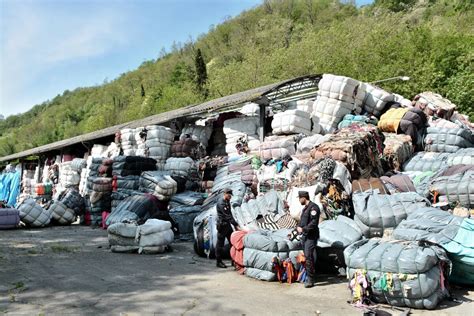 Traffico Illecito I Rifiuti Tessili Ritrovati