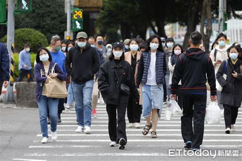 氣溫將暴跌超過10度 鄭明典：明起快速降溫、全台有感 Ettoday生活新聞 Ettoday新聞雲