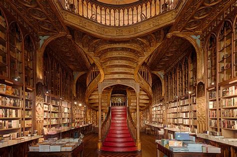 Kitaplar Kitapl K I Ah Ap Raflar Livraria Lello Portekiz Porto