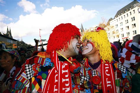 K Lle Alaaf Mit Dem Partyzug Zum Rosenmontagszug Ab Eur Msm Gruppe