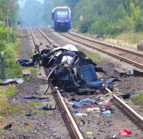 Obduktion Nach Unfall Mit F Nf Toten Auf Bahn Bergang Welt