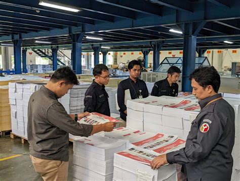 Bawaslu Gresik Temukan Puluhan Ribu Surat Suara Rusak Gresik Satu