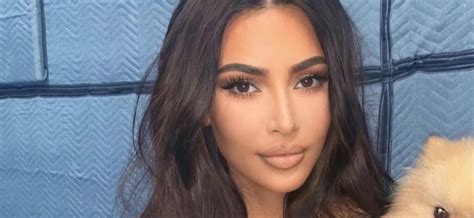 Kim Kardashian In String Bikini Makes The Beach Exciting SCHOOL TRANG DAI