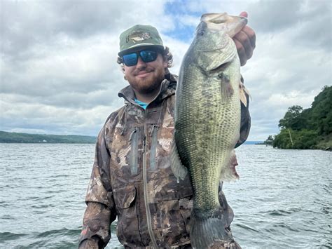 Local Expert Fishing Report: Cayuga Lake Post Spawn Largemouth Bass