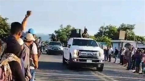 Un Convoy De Sicarios Del Cártel De Sinaloa Desfila En Chiapas Entre