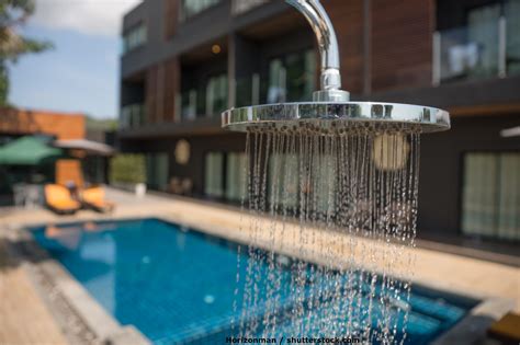 Saiba Por Que Importante Tomar Uma Ducha Antes De Entrar Na Piscina