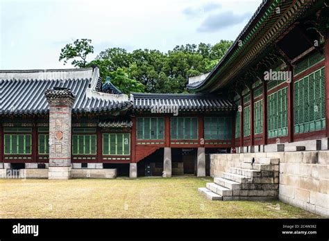 Details of architecture in Changdeokgung Palace Stock Photo - Alamy