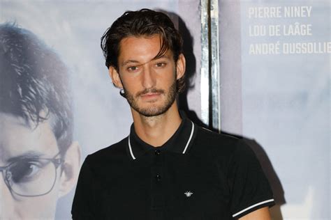 Photo Pierre Niney Avant Premi Re Du Film Bo Te Noire L Ugc