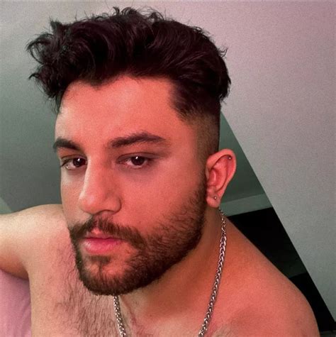 Anyone Wanna Start Playing Fortnite Arena O Nudes GaymersGoneMild NUDE PICS ORG