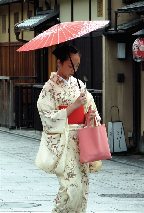 Kimono Traditional Japanese Robe Britannica