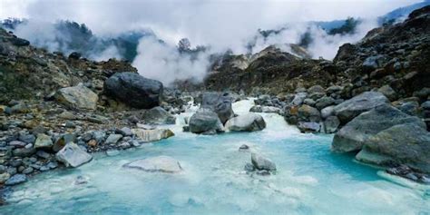 Menilik Keindahan Kawah Ratu Di Kaki Gunung Salak Tempat Wisata Dengan