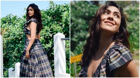 Mrunal Thakur Can T Get Over Her Checkered Summer Dress Neither Can