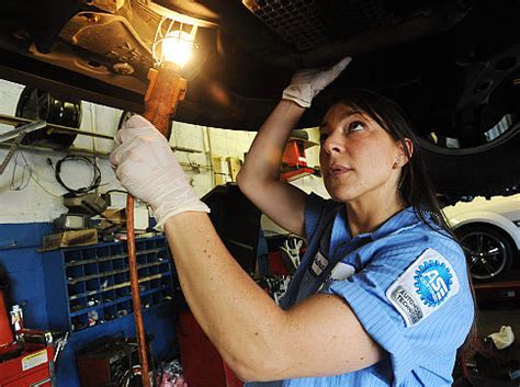 Queens Auto Repair Shop Has Female Force At The Helm Ny Daily News