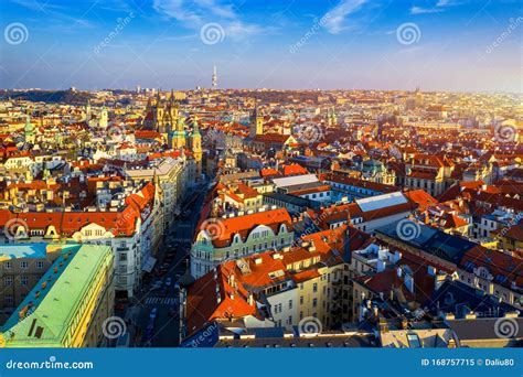 Widok Panoramiczny Z Anten Na Praski Widok Na Miasto Praga Na Plac