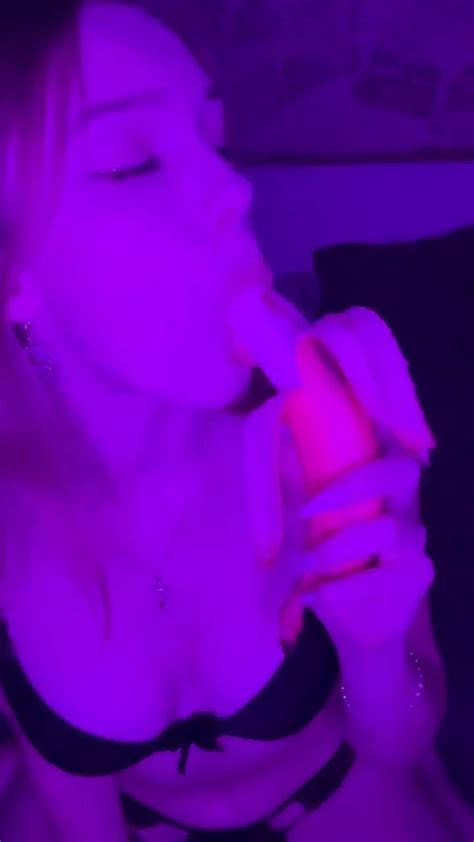 The Bitch Passionately Sucks A Banana Hd Porn Xhamster