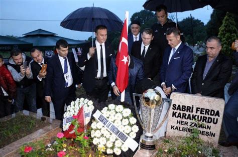 Özel Güvenlik Şube Müdürü Vefa Karakurdu nun mezarına götürdü