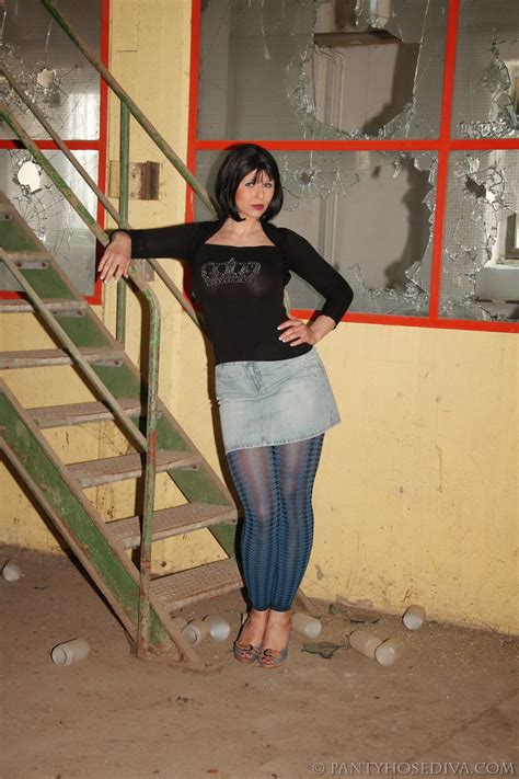 Mature Lovers Pantyhose Diva In Abandoned Warehouse