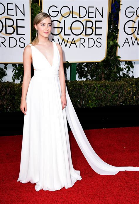 Saoirse Ronan underwhelming at the 2016 Golden Globes|Lainey Gossip ...