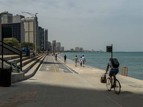 Chicago Lakefront Trail – Chicago Traveler