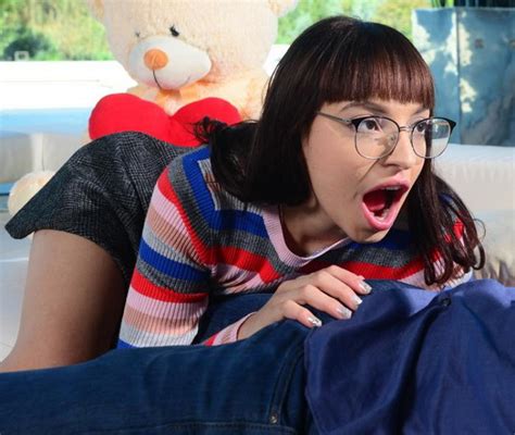Matilde Ramos Taking Her Anal Virginity 2021 FullHD 1080p MP4 1 16